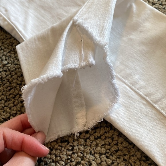 Joe’s White Jeans Size 12 in Like New Condition - Picture 2 of 9